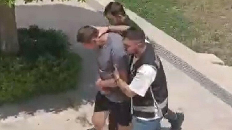 Marmaris’te sahte dövizle alışveriş yapan turist, sınır dışı edildi