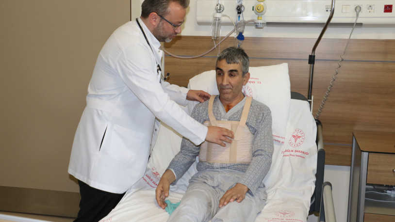 6 ayda 2 kez aort damarı yırtıldı: 8,5 saatlik ameliyatla sağlığına kavuştu