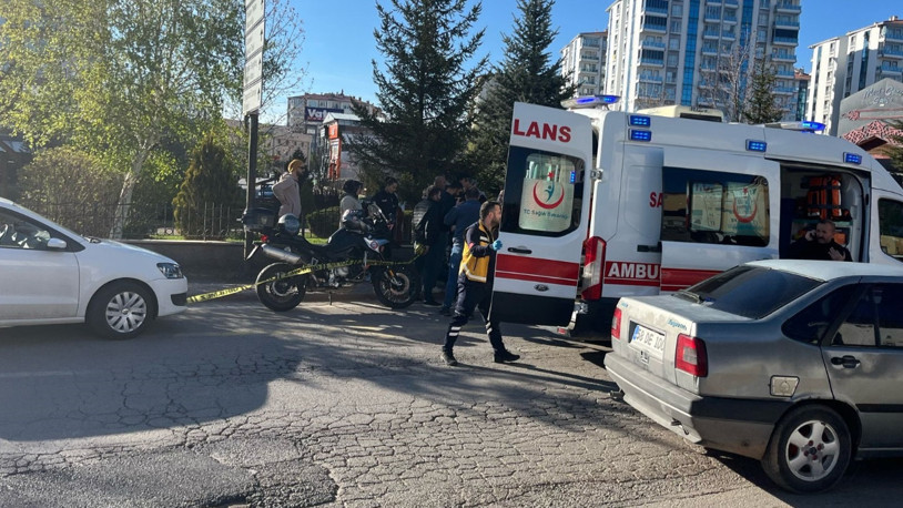 Şüphelileri takip eden motosikletli polislere hafif ticari araç çarptı: 2 polis yaralı