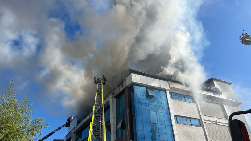Esenyurt'ta tekstil atölyesinde çıkan yangın söndürüldü