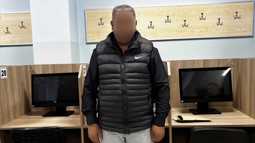 Ehliyet sınavında kopya düzeneğiyle yakalandı; kulaklık hastanede çıkarıldı
