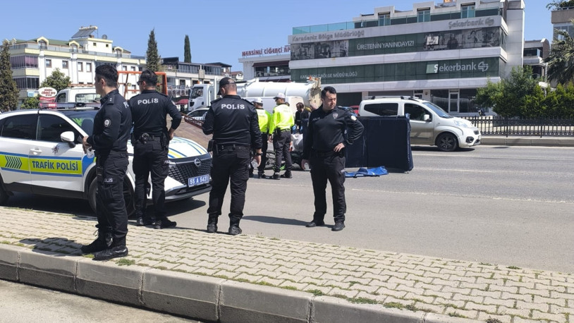 Sağından geçmeye çalıştığı TIR’a çarpan motosikletin sürücüsü öldü