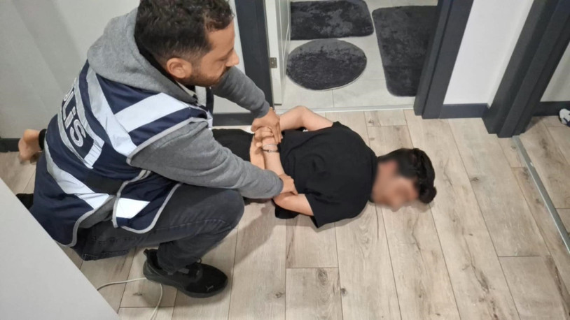 Bursa merkezli 5 ilde, kendilerini avukat olarak tanıtıp dolandıranlara operasyon; 18 gözaltı