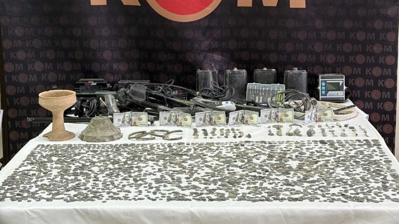 Gaziantep'te tarihi eser niteliğinde 3 bin 127 sikke ve 110 tarihi obje ele geçirildi