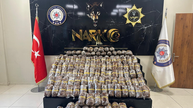 Van'da nakliye aracında 84 kilo 460 gram esrar ele geçirildi: 2 tutuklama