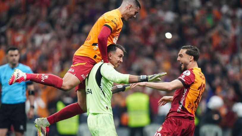 Galatasaraylı futbolculardan şampiyonluk mesajları