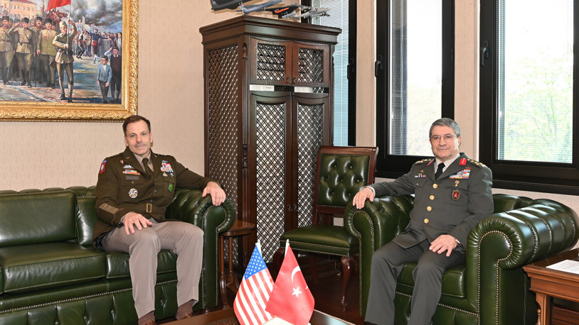 Kara Kuvvetleri Komutanı Bayraktaroğlu, NATO Müttefik Kara Komutanı Donahue ile görüştü