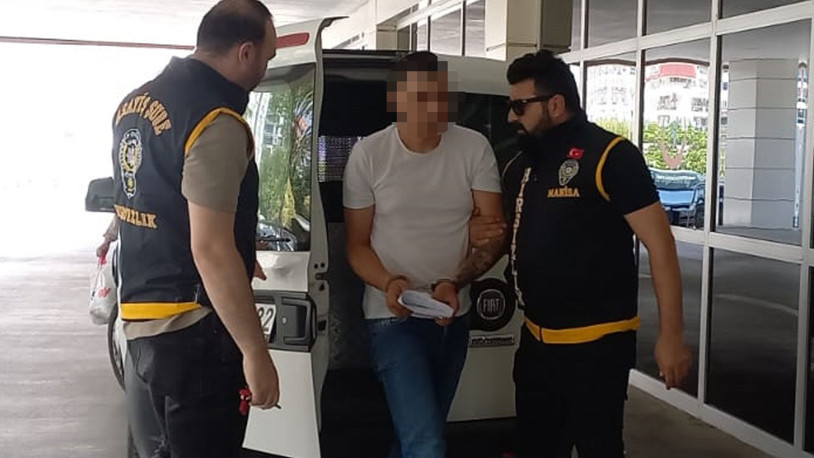 Hacamat sırasında anahtarını kopyaladıkları kadının evindeki altınları çaldılar