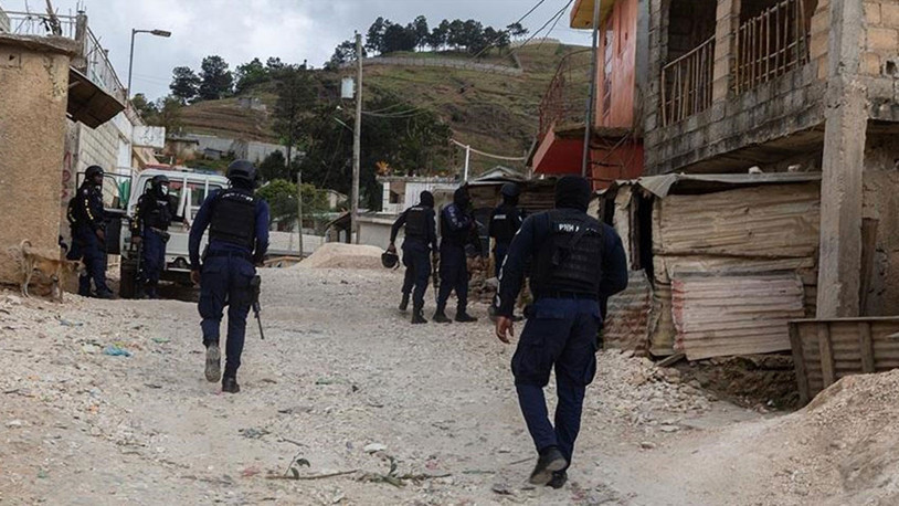 Haiti'de silahlı çete kasabada katliam yaptı! Aralarında çocukların da olduğu 50 kişi can verdi; 86 yaşındaki papazı, başını keserek öldürdüler