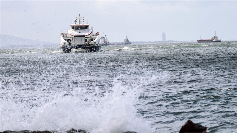 İzmir'de vapur seferleri yeniden başladı