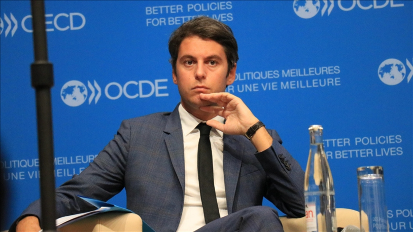 Fransa'da iktidar kanadı, 15 yaşından küçüklere başörtüsünü yasaklama konusunda fikir ayrılığı yaşıyor