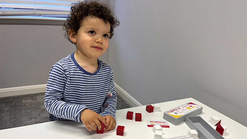 2 yaşındaki Harris-Birtill, üstün zeka seviyesiyle Mensa'ya kabul edildi