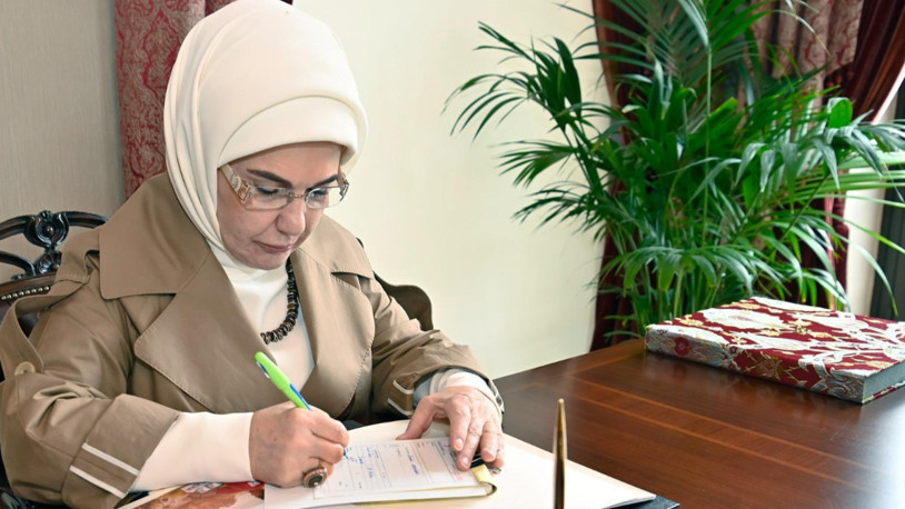 Emine Erdoğan, Türk Kızılay'a kurban bağışında bulundu