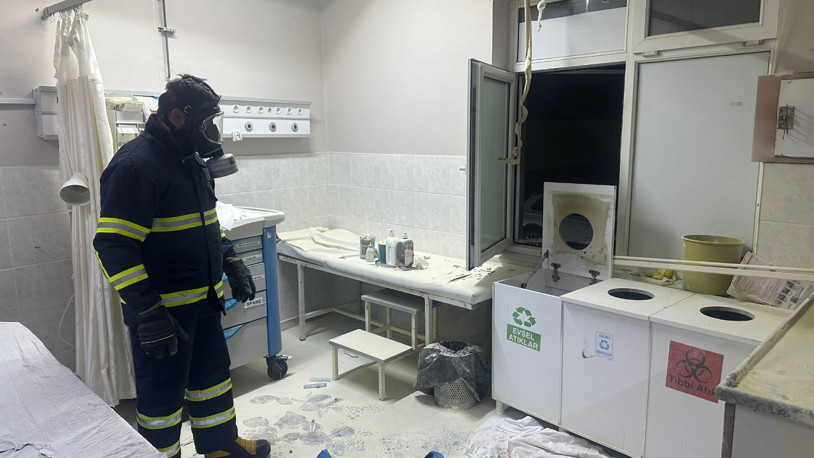 Hastanenin acil servisinde tıbbi dolum sırasında şişe patladı: 1 yaralı