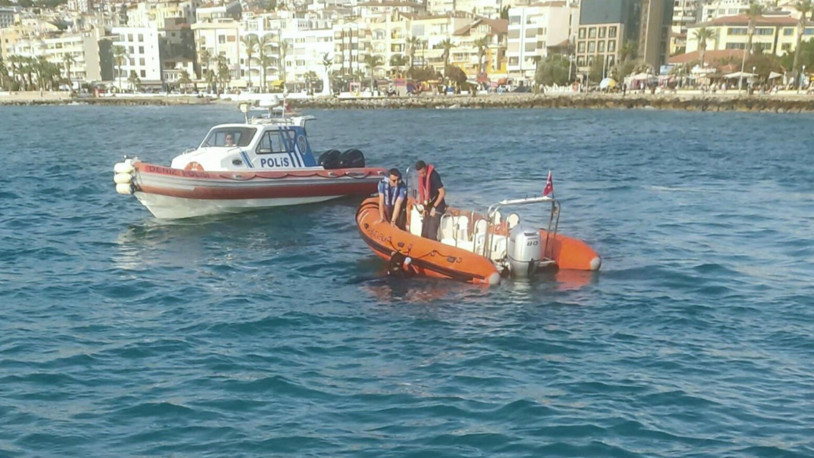 Kuşadası'nda denizde erkek cesedi bulundu