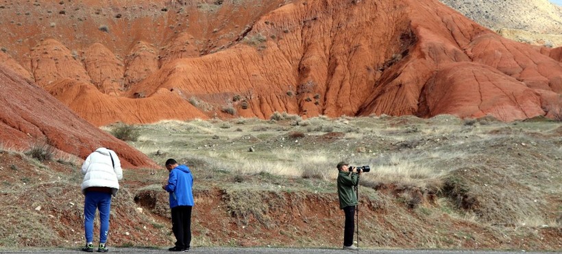 Erzurum'daki 'gökkuşağı tepeleri' hayranlık uyandırıyor - Resim: 2