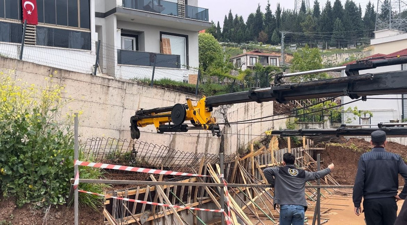 Sakarya'da tahliye edilen binadaki hasar gün ağarınca ortaya çıktı - Resim : 3