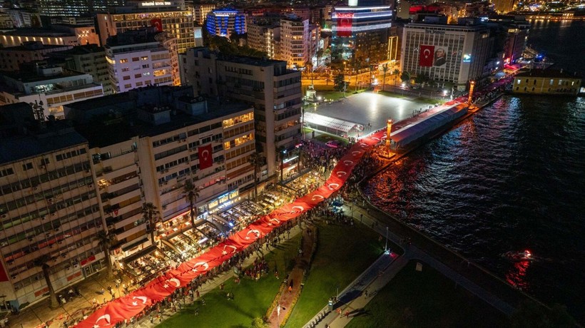 İzmir'in düşman işgalinden kurtuluşunun 102. yıl dönümü kutlandı - Resim: 2