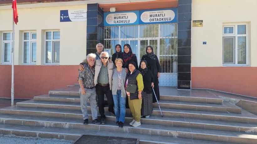 Emine öğretmen, korkarak gelip ağlayarak ayrıldığı köye 49 yıl sonra geri döndü - Resim: 5