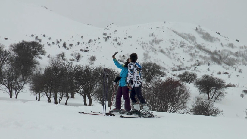 Karadeniz'de iki mevsim; sahilde piknik, yükseklerde kayak - Resim : 1