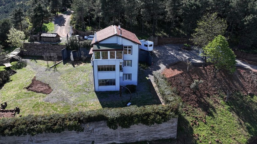 Sosyal medyada olay olmuştu... İşte dağın zirvesindeki yalnız evin merak edilen hikayesi - Resim: 8