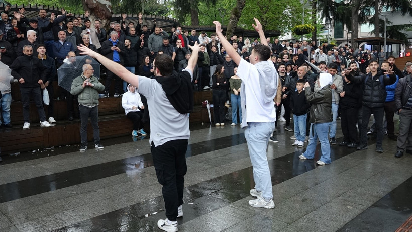Trabzonspor U19 finalde! Taraftardan coşkulu kutlama - Resim : 1
