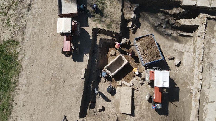"Gladyatörler kenti" Stratonikeia'da 2 bin yıl öncesine ait girlandlı lahit bulundu - Resim: 7