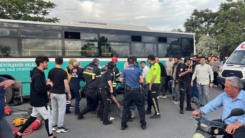 Annenin öldüğü, oğlunun yaralandığı kazanın görüntüleri ortaya çıktı - Resim : 3