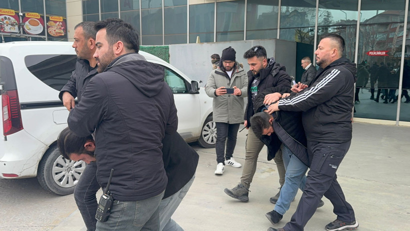 Arkadaşıyla plan yapıp, çalıştığı iş yerinden 250 ton arpa çaldı - Resim : 1