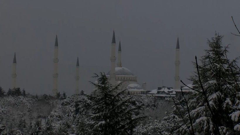 İstanbul'da yoğun kar yağışı etkili oluyor... Dakika dakika son durum (20 Şubat) - Resim : 2