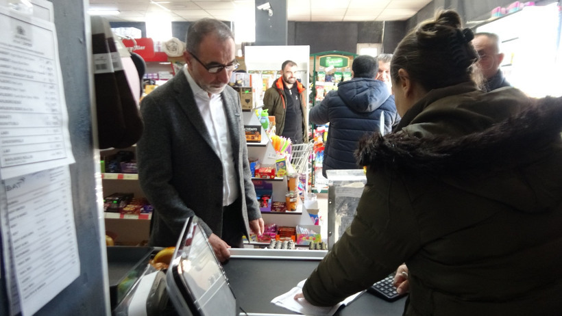Hayırsever, 15 bakkal ve 2 fırının veresiye defterindeki 270 bin TL'lik borcu ödedi - Resim : 2