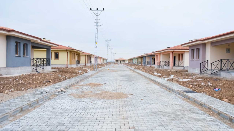 Bakan Kurum: Türkiye'nin ilk 'kırsal uydu kenti' deprem bölgesinde inşa edildi - Resim : 1