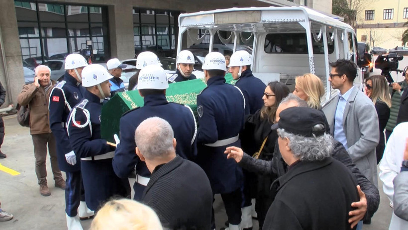 Usta sanatçı Edip Akbayram son yolculuğuna uğurlandı - Resim : 3