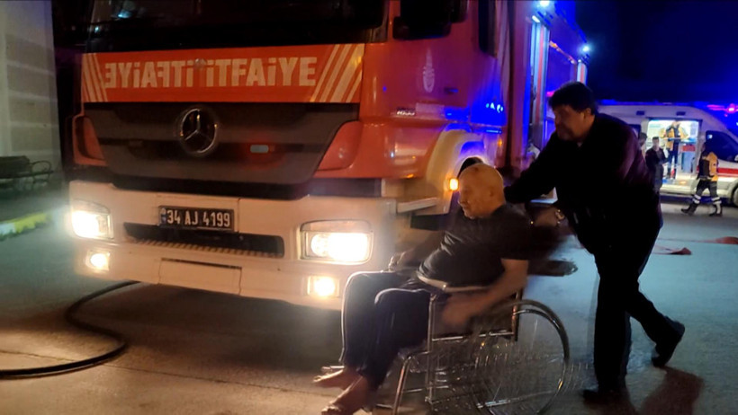 Maltepe Huzurevi'nde yangın; dumandan etkilenen 24 kişi hastaneye kaldırıldı - Resim : 2