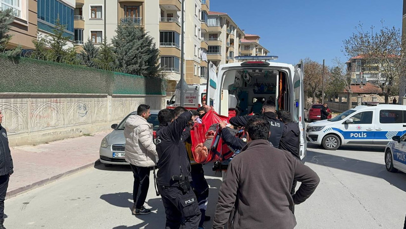 Eşini bıçaklayıp, intihara kalkıştı - Resim : 1