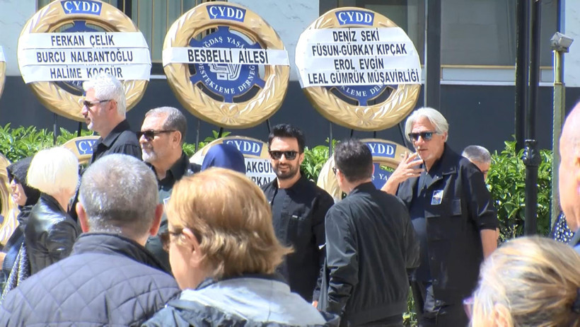 Tarkan'ın annesi Neşe Tevetoğlu son yolculuğuna uğurlandı - Resim : 1