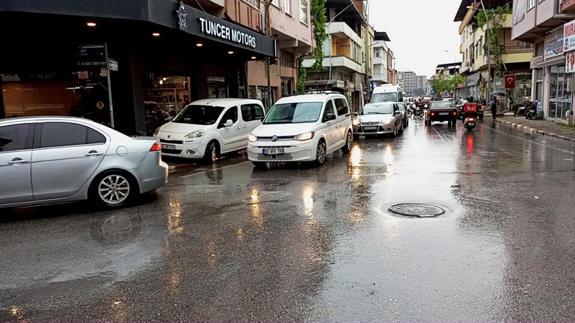 Aydın’da sağanak yağış yaşamı olumsuz etkiledi; alt geçit su doldu - Resim : 2
