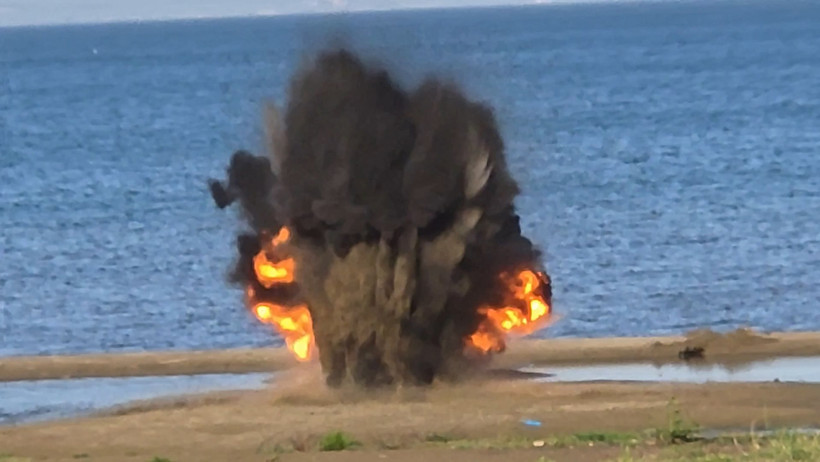 İznik Gölü'nde piknik yapan çocuğun bulduğu 1916 Alman yapımı top mermisi imha edildi - Resim : 1