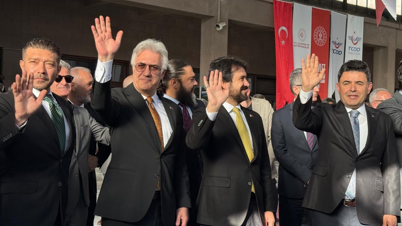 'Vagon Sahne’ tiyatroyu taşımak için yola çıktı - Resim : 3