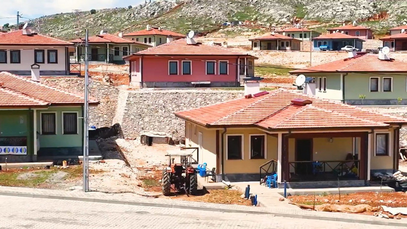 Bakan Kurum, depremin ardından yeniden inşa edilen Adıyaman'ın Zey köyünün görüntülerini paylaştı - Resim : 2