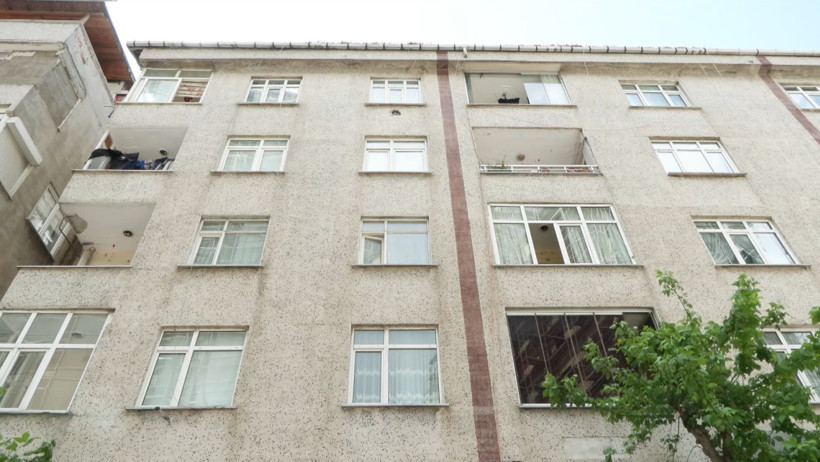 Bağcılar'da zemininde su çıkan sitede deprem korkusu - Resim : 1