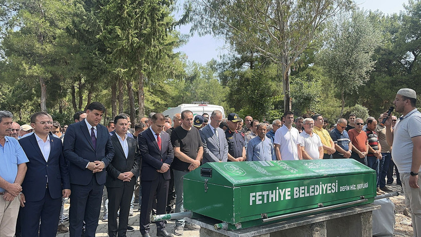 5.8'lik depremde panik atak geçirip hayatını kaybeden Afra Nur LGS'ye hazırlanıyormuş - Resim : 1