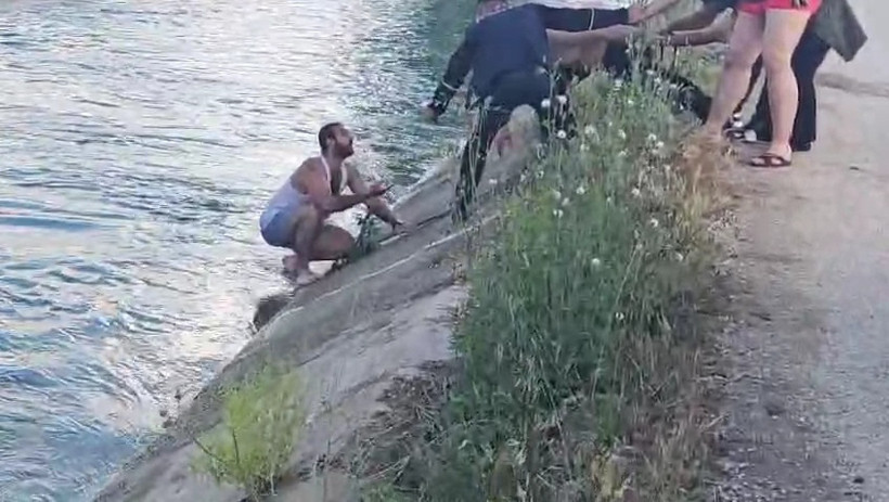 Hafif ticari araçla sulama kanalına uçtu, yardımları reddetti - Resim : 2