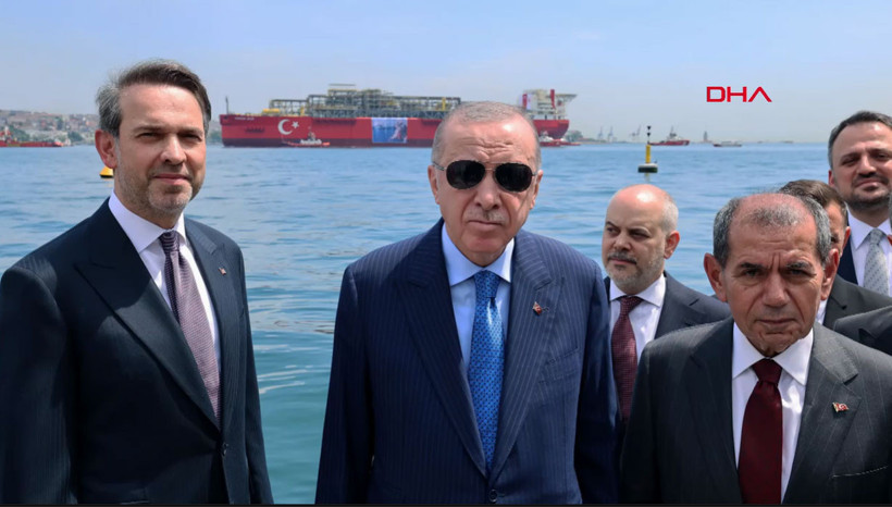 Türkiye'nin ilk Yüzer Üretim Tesisi 'Osman Gazi', İstanbul Boğazı'ndan geçti - Resim : 2