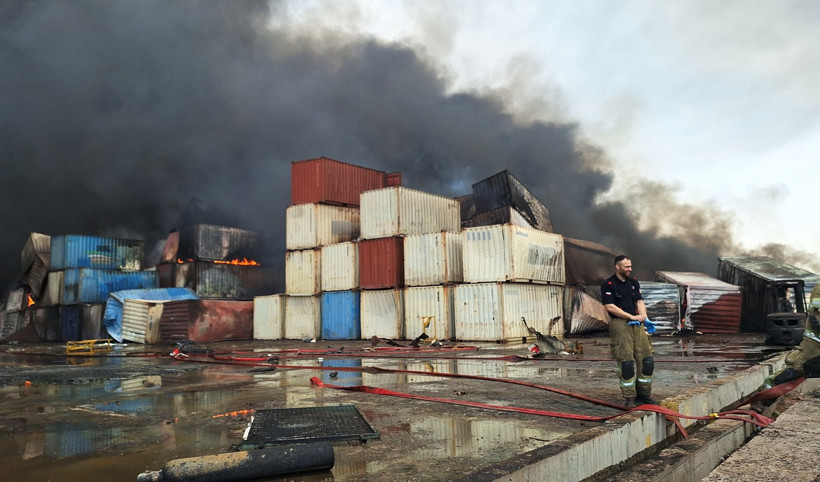 İran'ın Bender Abbas Limanı'ndaki patlamada can kaybı 28'e yükseldi: Patlamanın 'savunma sanayisi ile ilgisi yok' açıklaması - Resim : 5