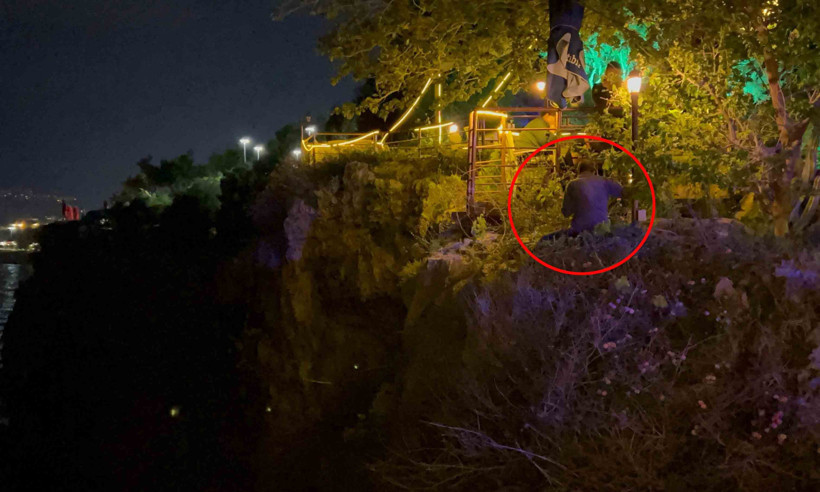 Sevgilisiyle tartışıp falezlere çıktı; 'Evimizin lavabosunda, banyoda sürülmüş, büyülenmiş bir şeyler var' dedi - Resim : 1