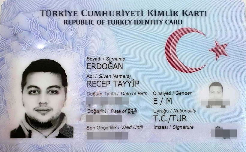 AK Parti'ye katılan Recep Tayyip Erdoğan'ın parti rozeti Cumhurbaşkanı Recep Tayyip Erdoğan tarafından takıldı - Resim : 4