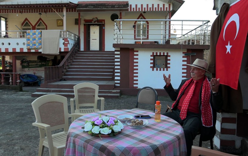 'Bay Foter’in tarzı renkli, sözü özlü - Resim: 5