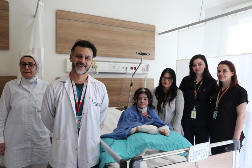 Amerikalı Arias'ın 20 yıldır kullanamadığı parmakları Eskişehir'deki operasyonla açıldı - Resim: 4