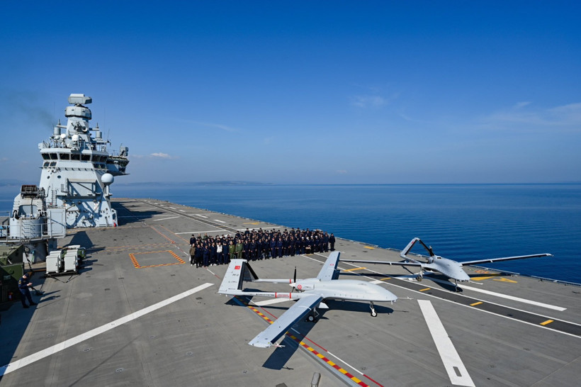 Selçuk Bayraktar, Bayraktar TB3'ün gemi testinde konuştu: İlk defa bir uçak gemisinden kalkan SİHA görev yapmış oldu - Resim : 1